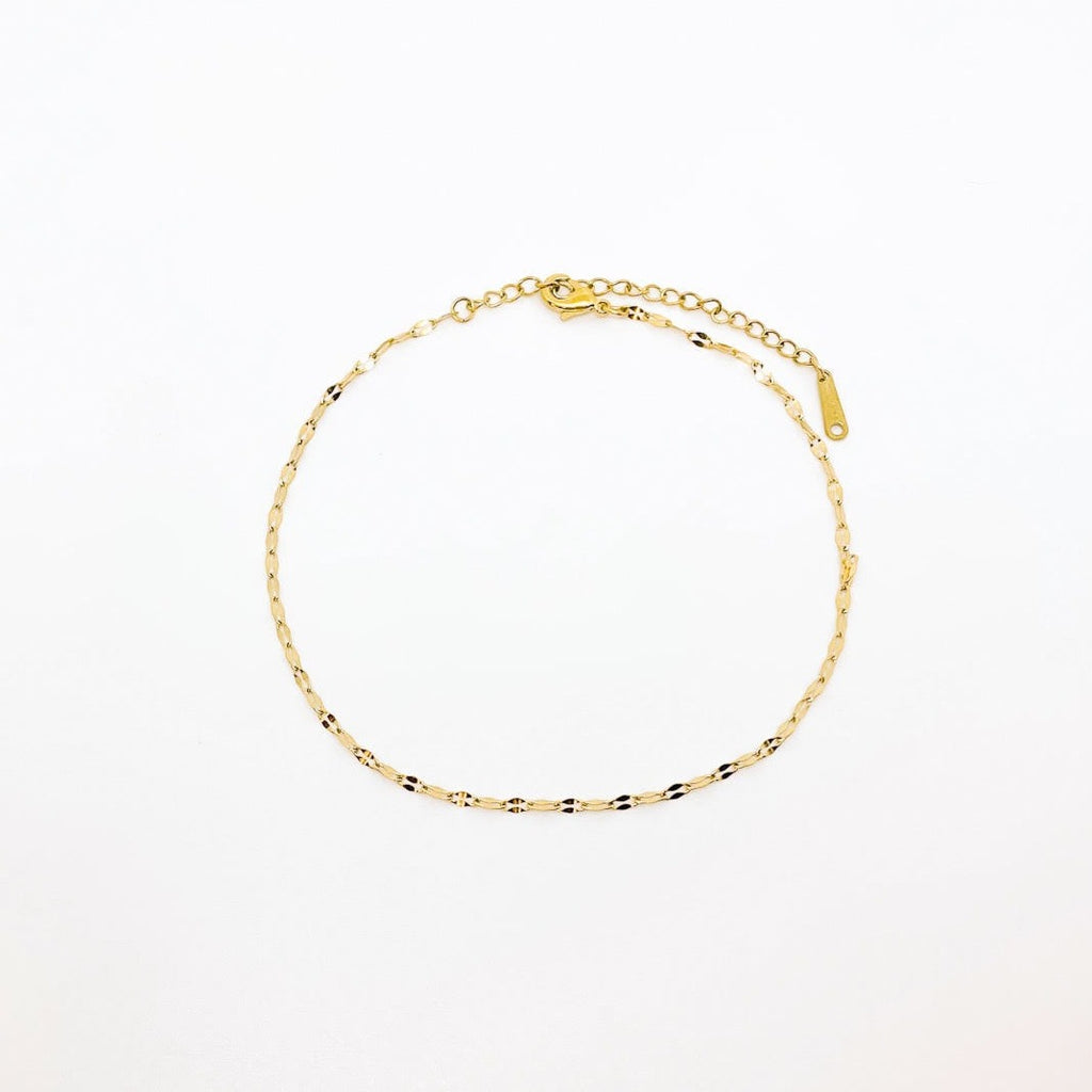 18K gold plated Heart Chain Anklet from NAZ Parure Jewelry against white background.